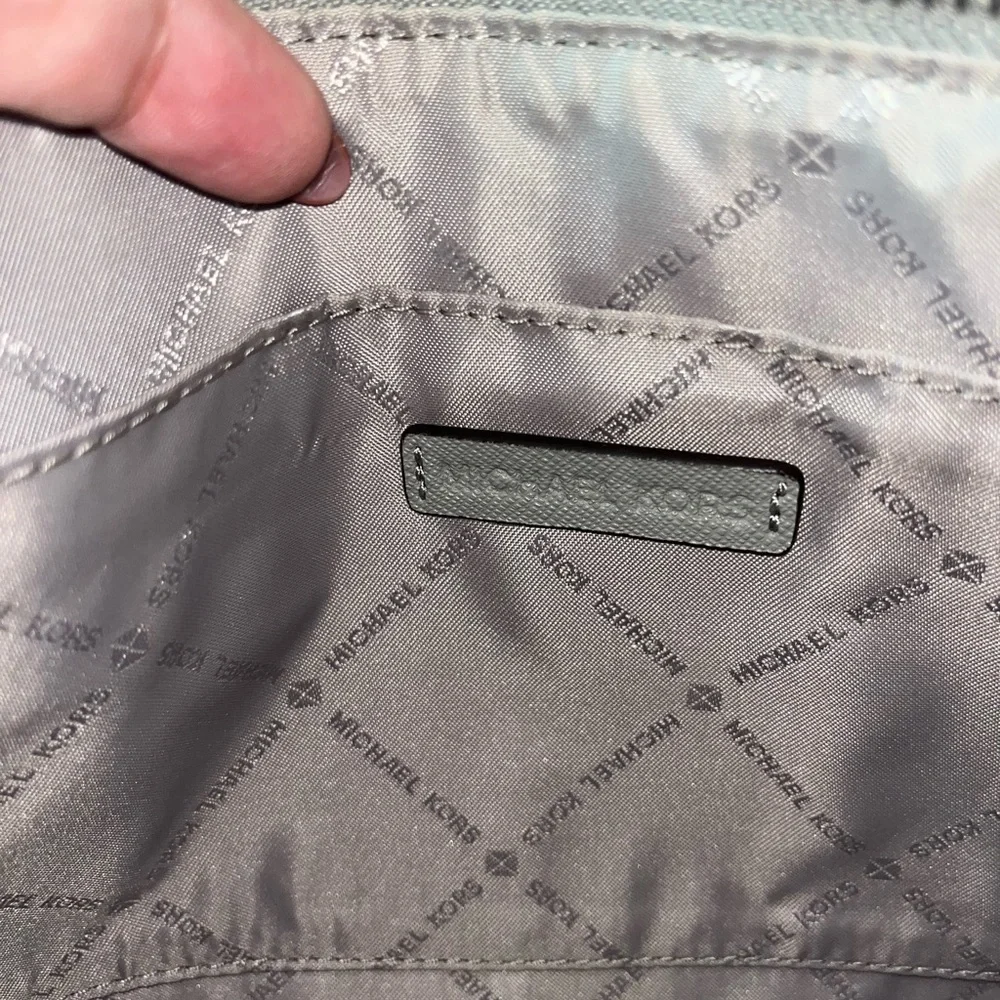 Michael Kors Giftables XL Zip Clutch Bag Saffiano Leather “Gray” Heart Studs